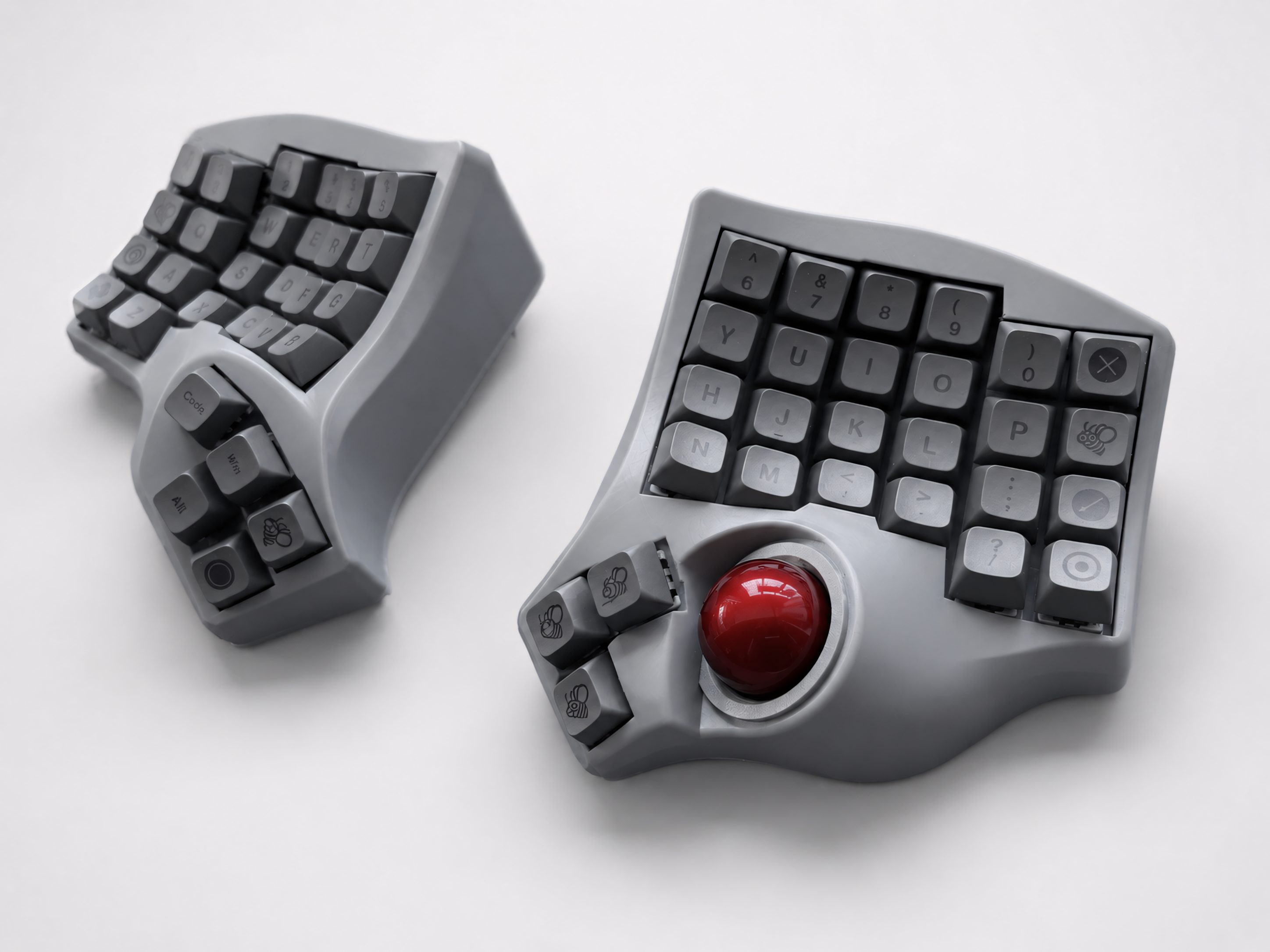 Trackball Split Keyboard — QMK VIA / Wireless ZMK, Hot-Swap MX